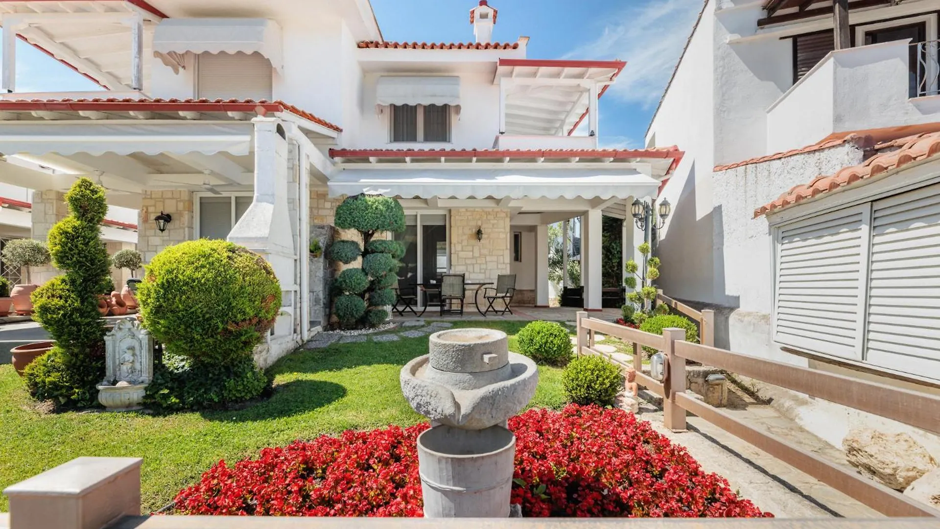 F & B Summer Collection - Siviri Family Maisonette