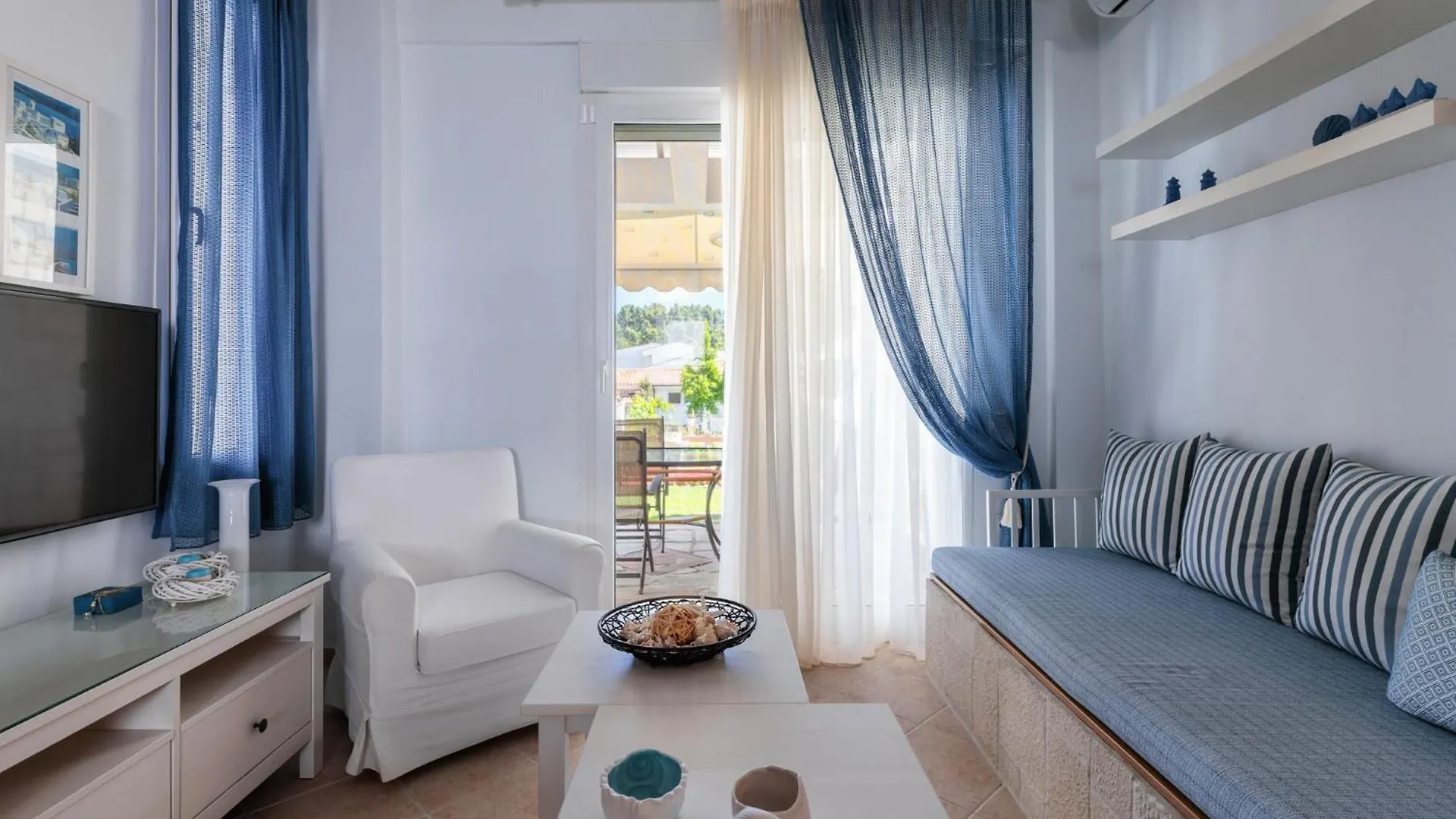F & B Summer Collection - Siviri Family Maisonette 0*,