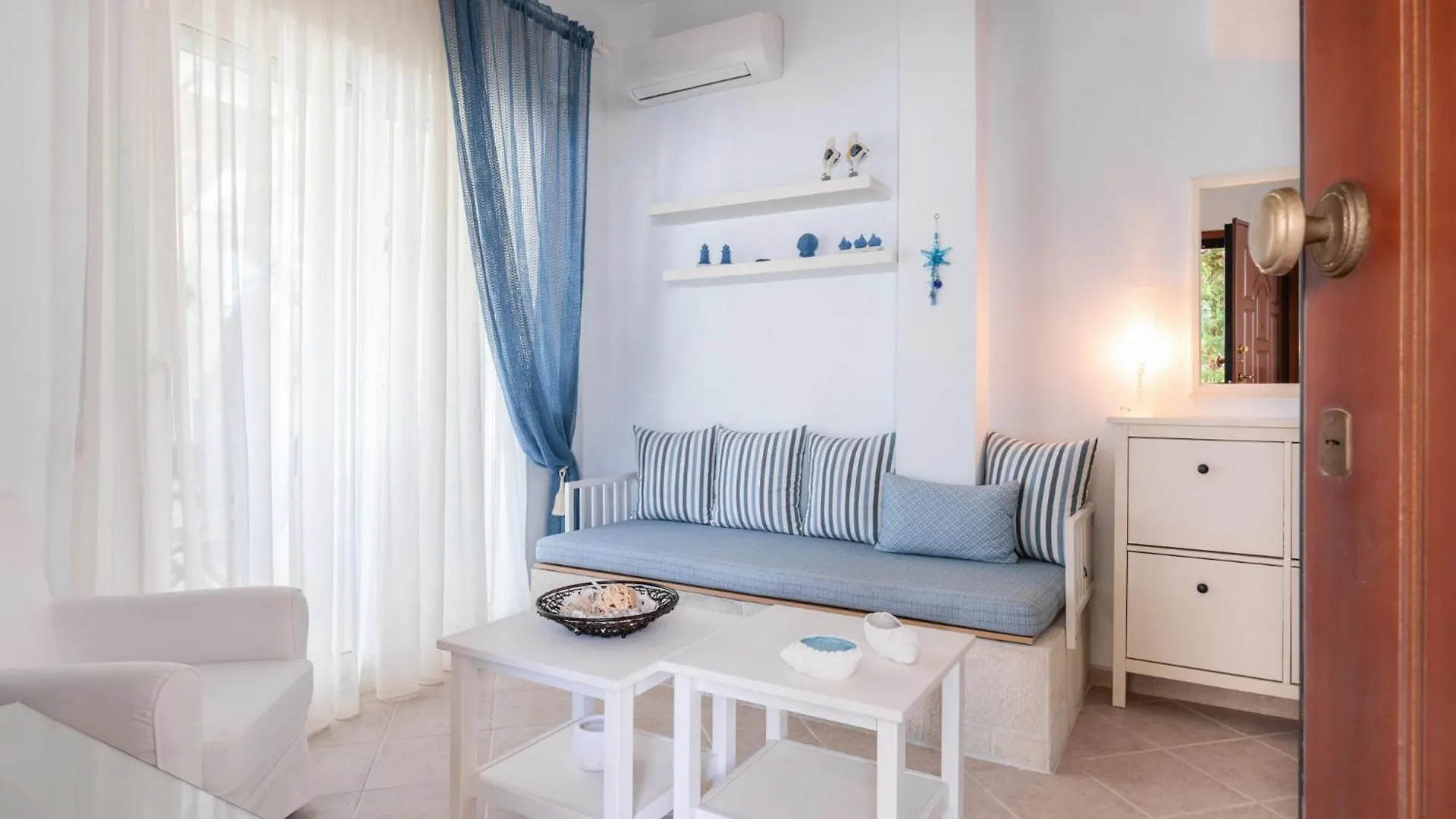 Apartmán F & B Summer Collection - Siviri Family Maisonette